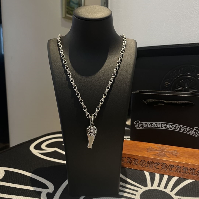 Ch*0me He**ts necklaces